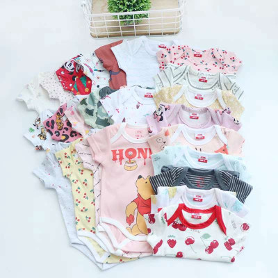 বেবি কিপার দশ পিসের কম্ব,কালার চুজ করার অপশন নেই, ছেলে বাবু না মেয়ে বাবু সিলেক্ট করে দিন প্রতি কালারের এক পিস করে দশ পিসের সেট মিলিয়ে দিব ইনশাল্লাহ৷